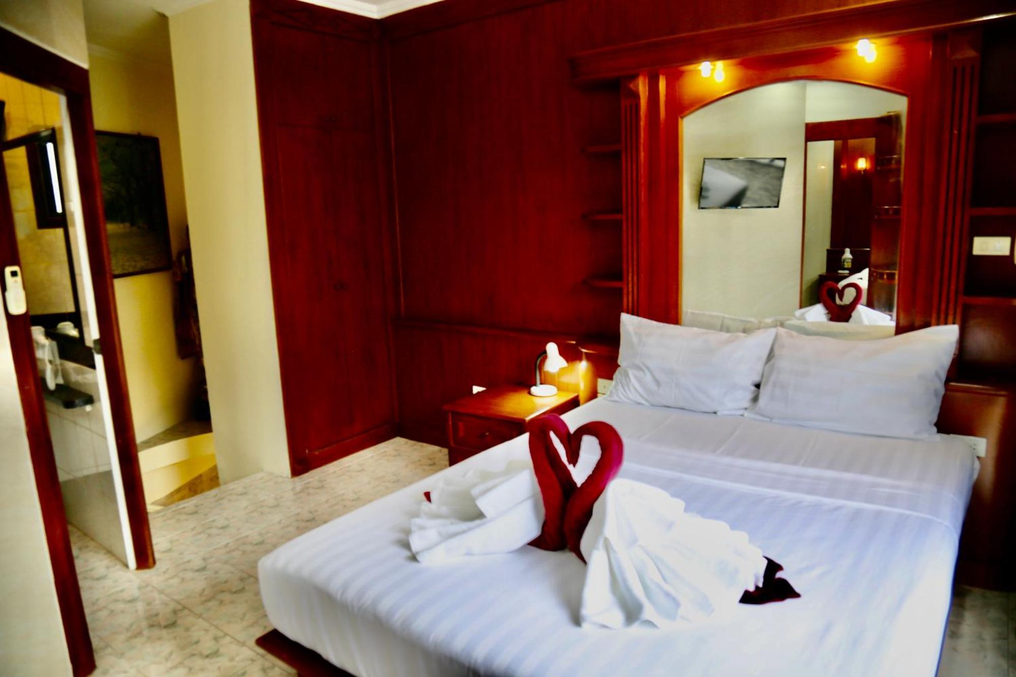The Club Inn - Kamala Beach Esterno foto
