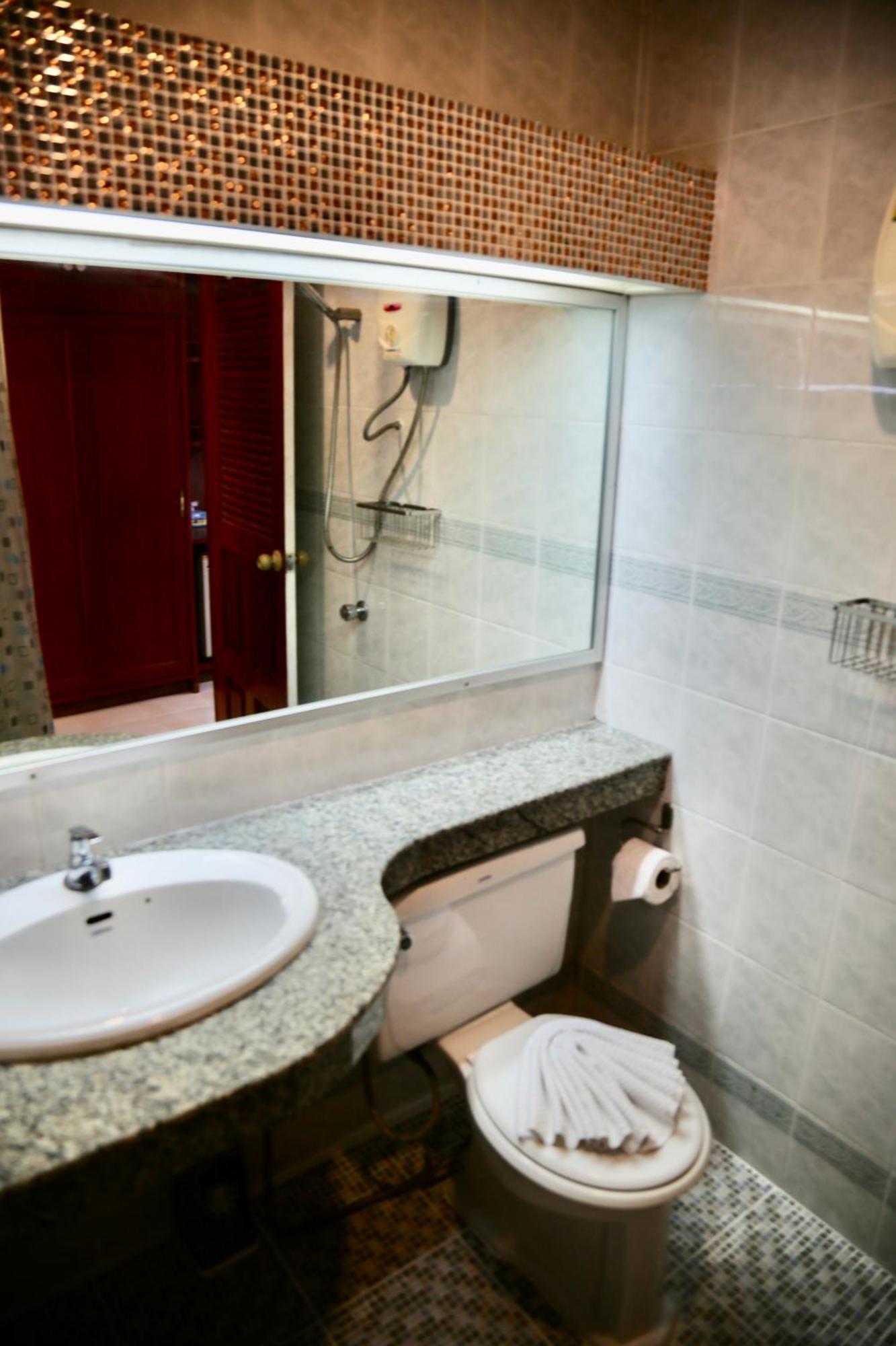 The Club Inn - Kamala Beach Esterno foto
